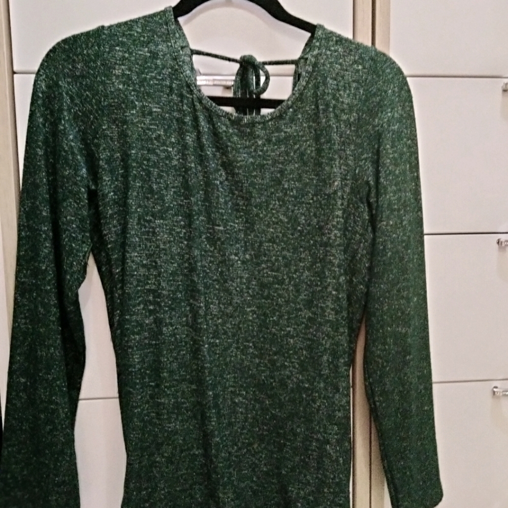Long sleeve shirt back open